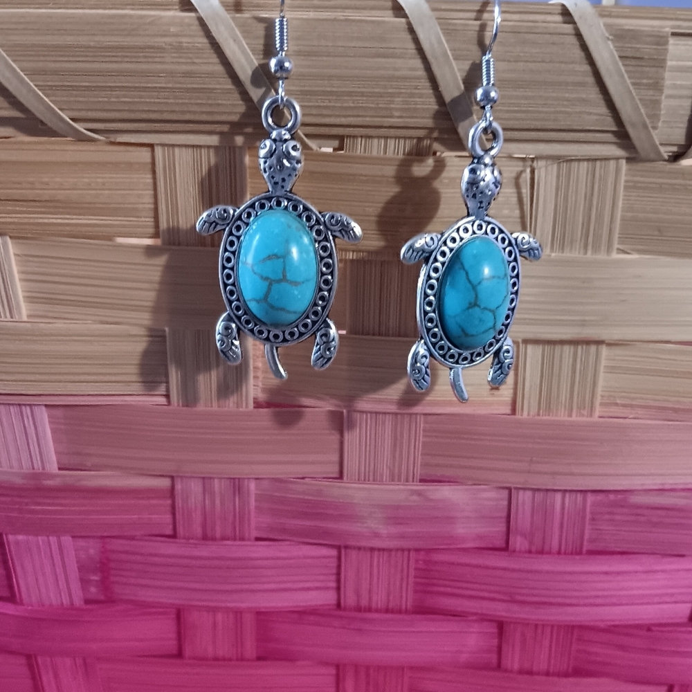 "Sea Turtle🐢" Adorable Turtle Earrings New!